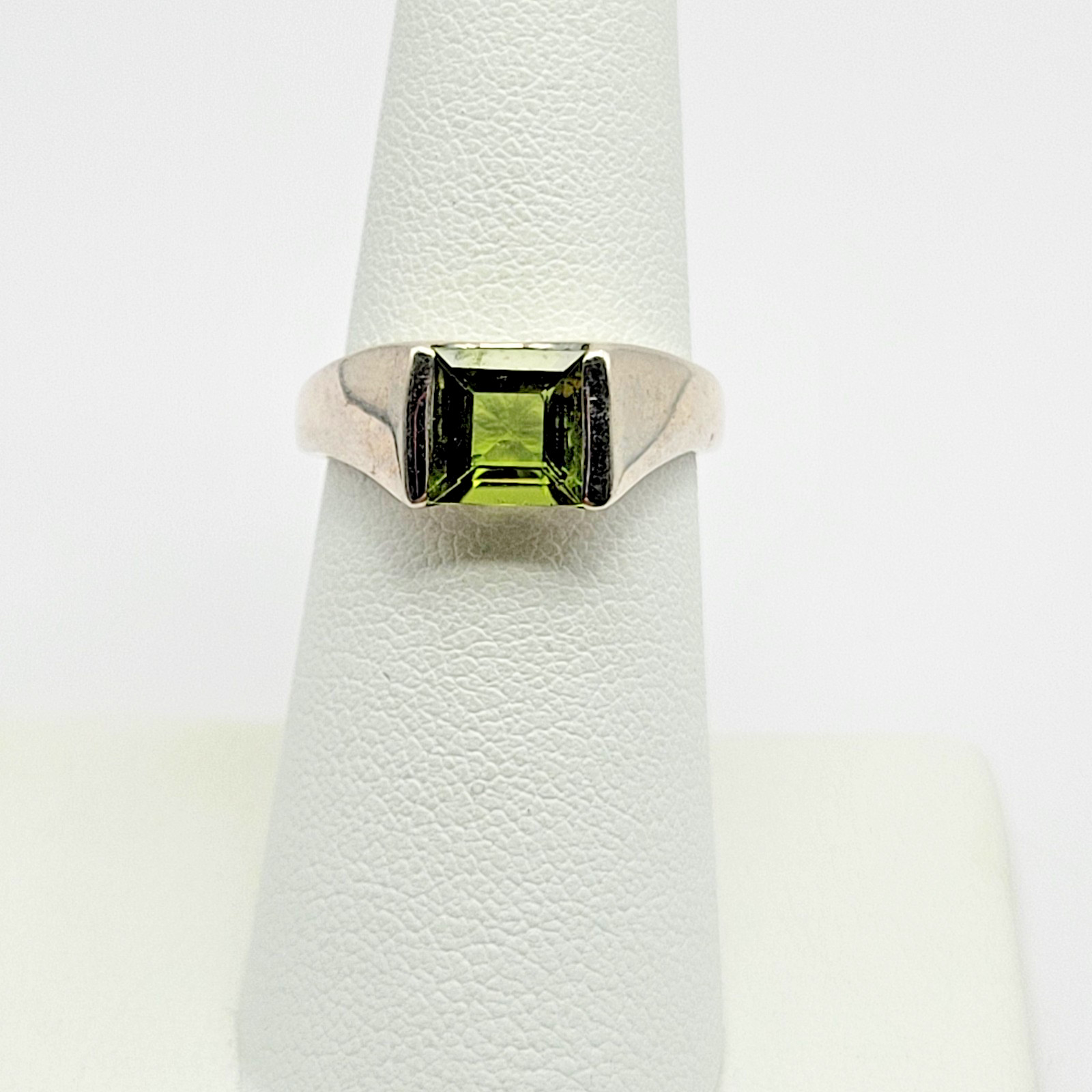 Sterling Silver 2ct Emerald Cut Peridot Ring ~ Size 6
