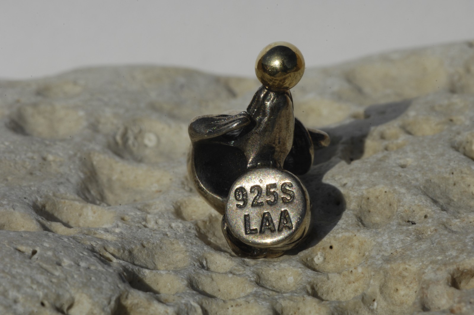 Trollbeads Sea Lion with Gold – Ball – Bicolor, 925 Silver and 18K Gold, Rare