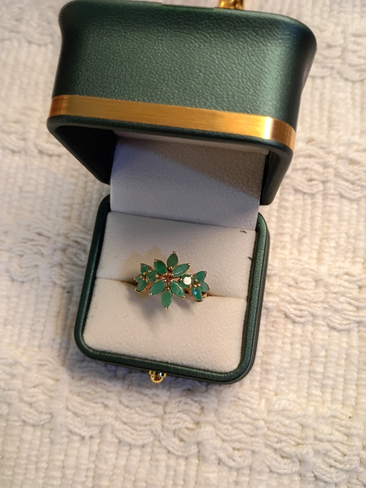 14kt Gold Women’s Marquis Cut Emerald Floral Design Ring Size 8.5