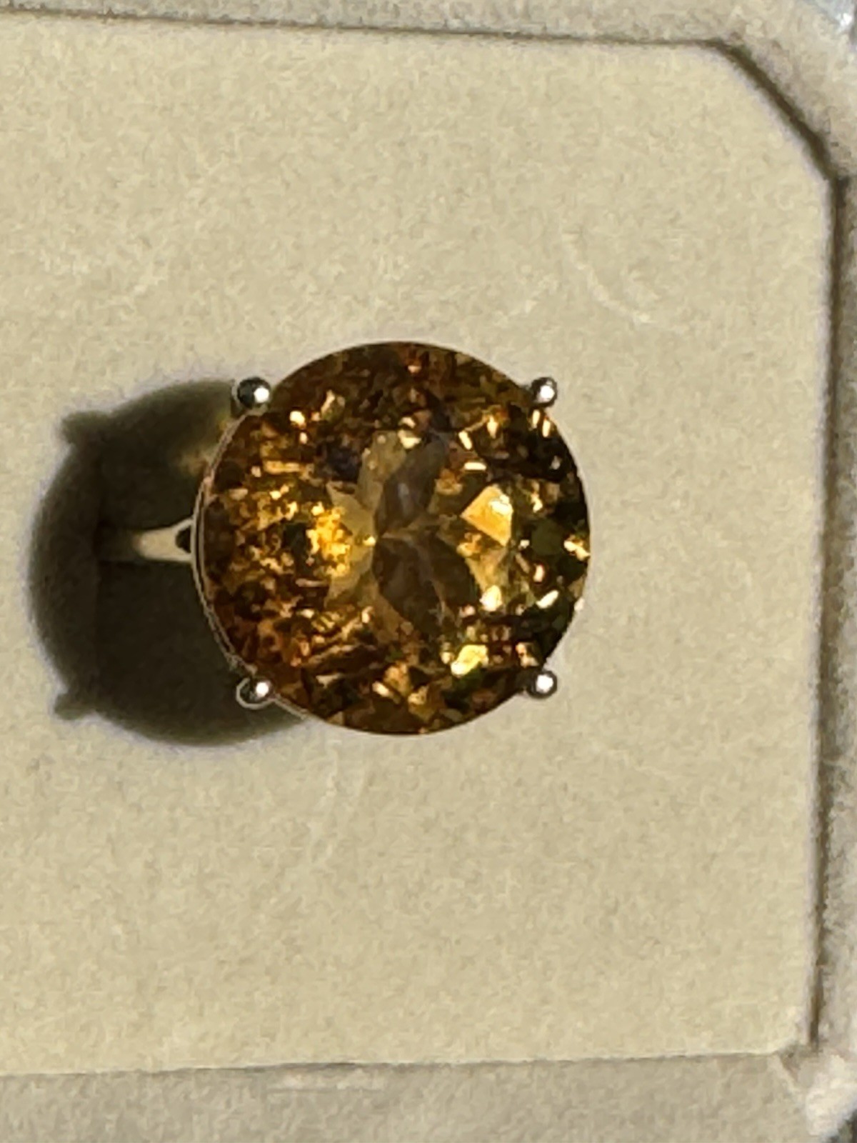 14ct yellow gold with 17.4 ct. Citrine cocktail ring size 7.5