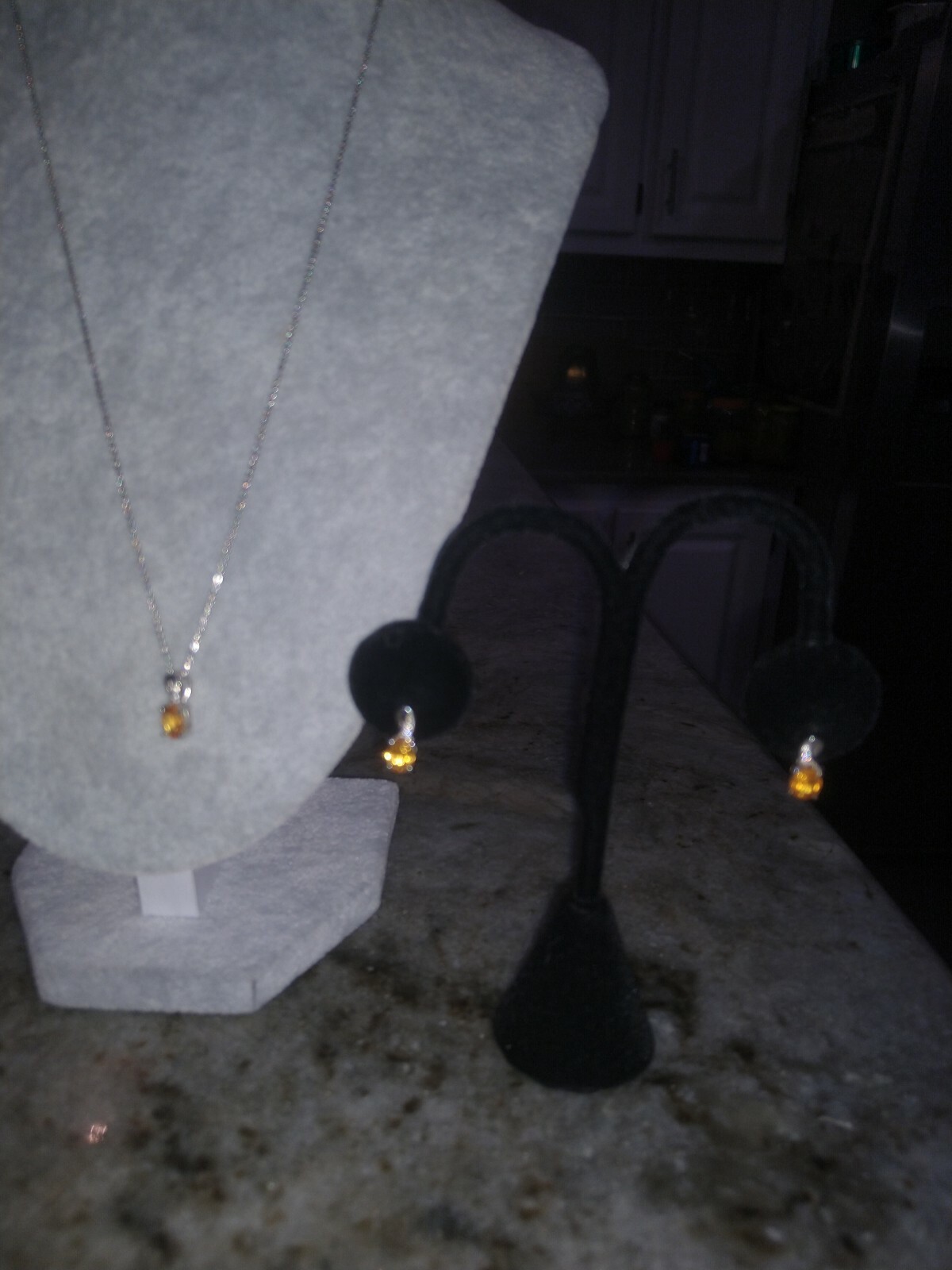 Set of 2.70 CtsNatTanzanianMandarinGarnetEarrings&Solit.PndntNcklce,20″/Plat/SS