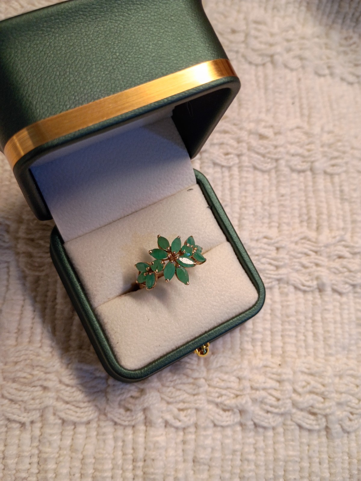 14kt Gold Women’s Marquis Cut Emerald Floral Design Ring Size 8.5