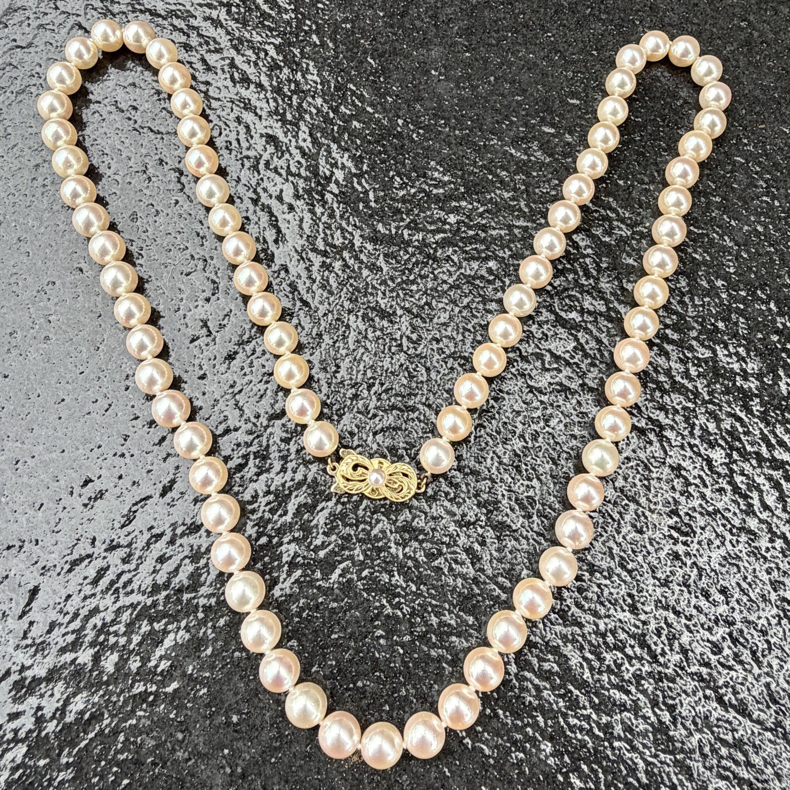 Mikimoto 18k Yellow Gold Clasp 24″ Akoya Pearl Strand Necklace 7-7.5mm Box