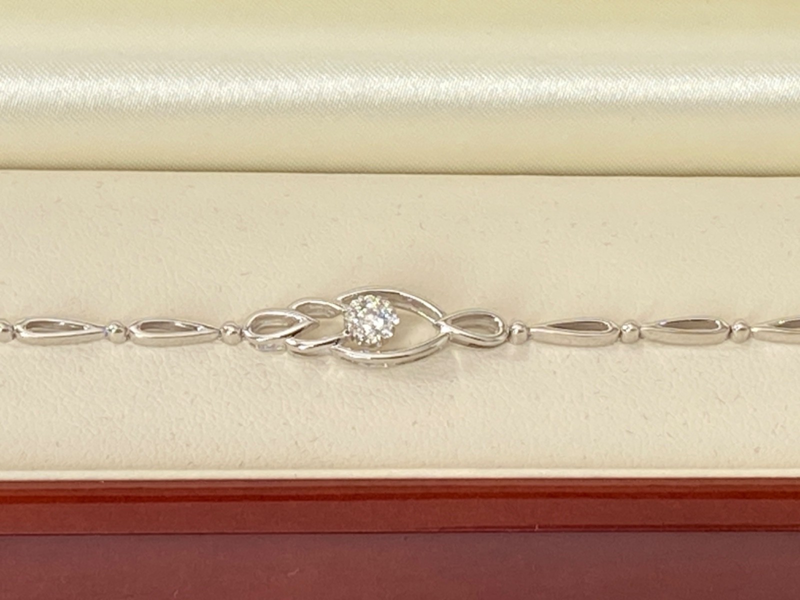 18ct Gold Natural Diamond Bracelet VS2 Clarity Colour F Diamonds 18 Carat 18K