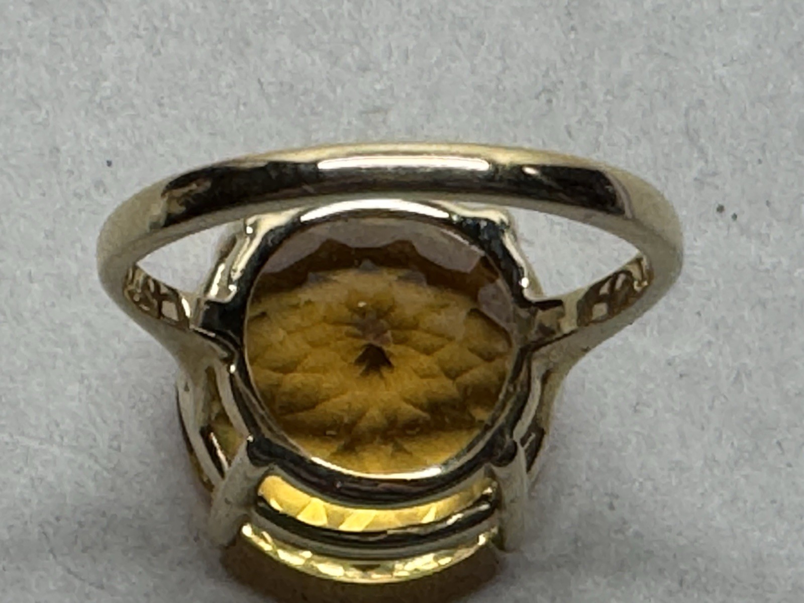 14ct yellow gold with 17.4 ct. Citrine cocktail ring size 7.5