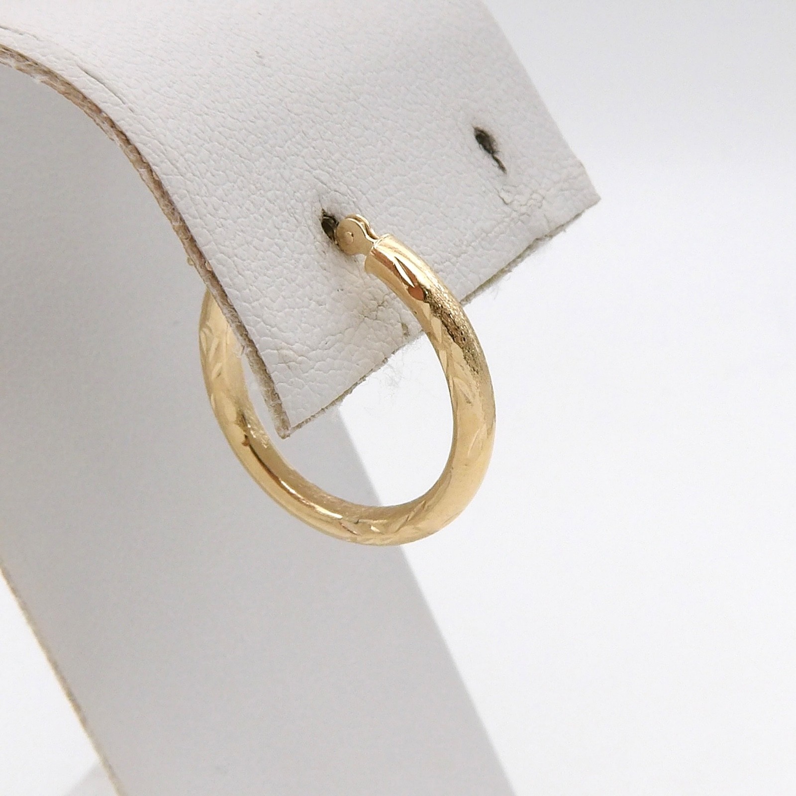 Solid 14k Gold Diamond Cut Round Tubular Single Hoop Earring One .75in 2.5mm