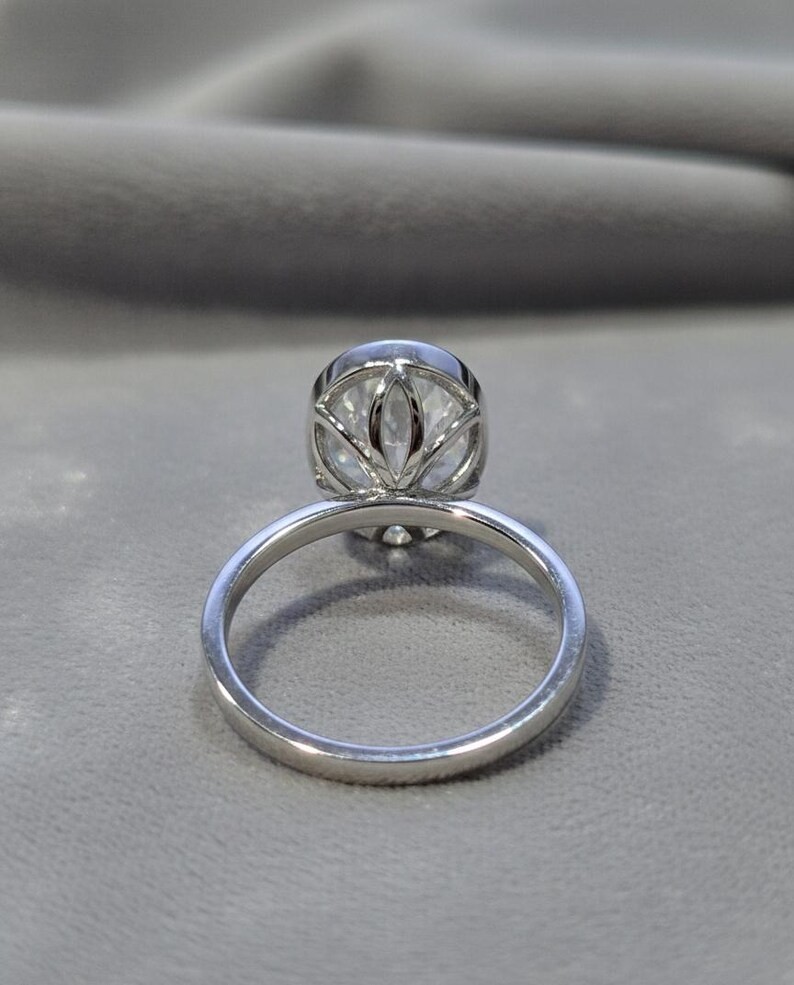 5.00Ct Oval-Cut VS1 Lab Grown Diamond cathedral Wedding Ring 14k White Gold