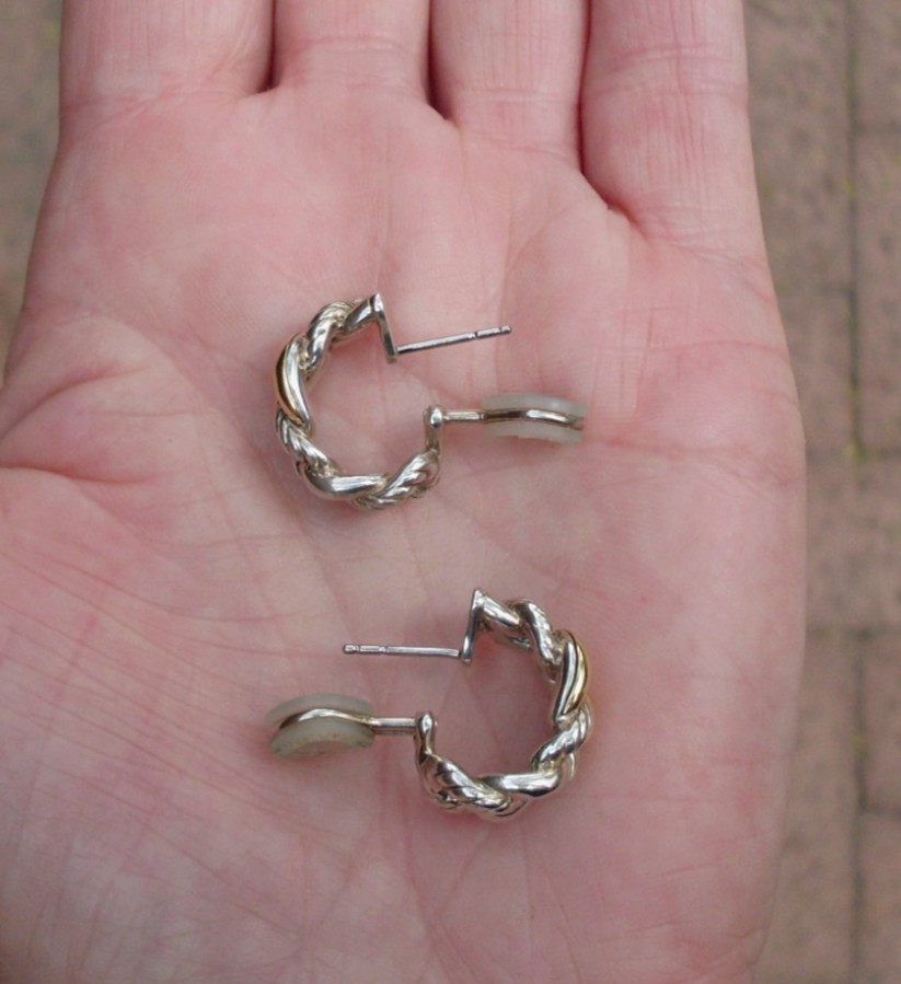 Rare & Retired David Yurman Belmont Curb Link Earrings – 18K/925 – Omega Backs