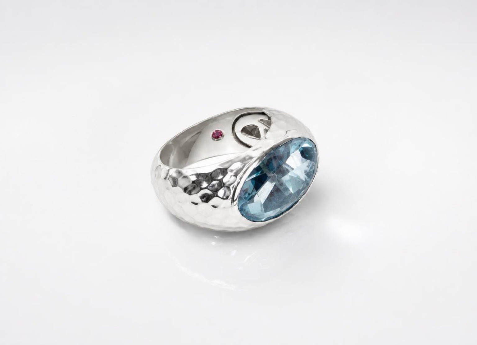 Auth Roberto «Coin 18 Karat White Gold Blue Sapphire and Blue Topaz» Ring 5.