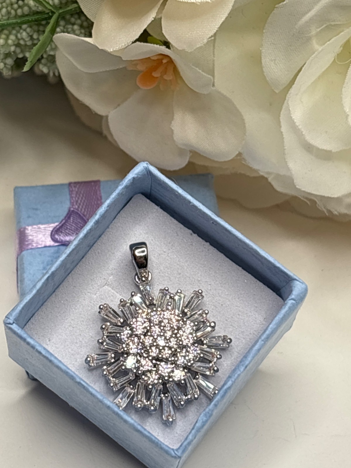 Sparkly Starburst Pendant Bridal Jewelry | Brand New | Retail $299