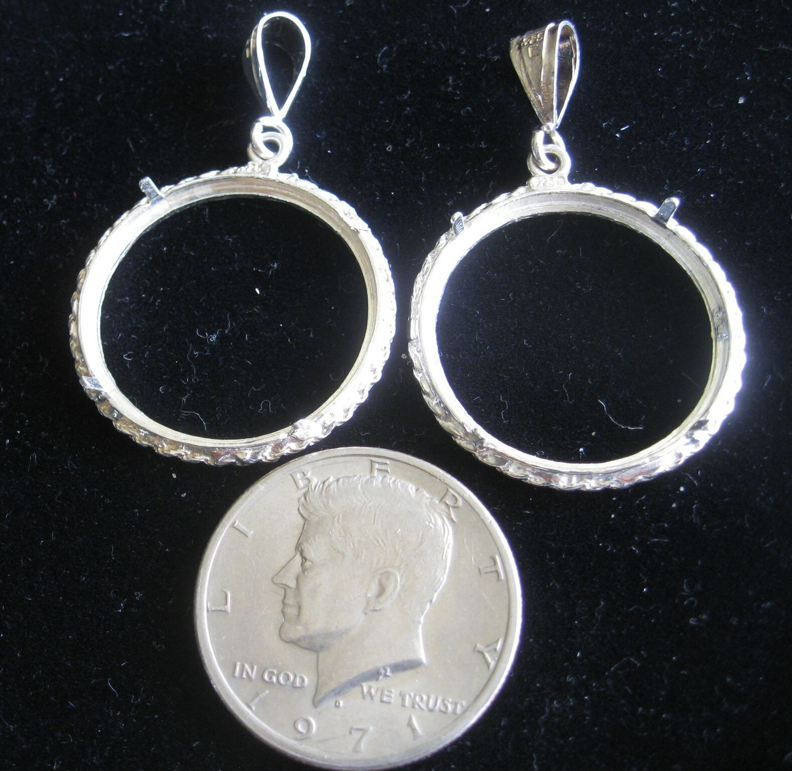COIN HOLDER for Kennedy Half Dollar & Pendant Sterling Silver fits 30.6 mm coins