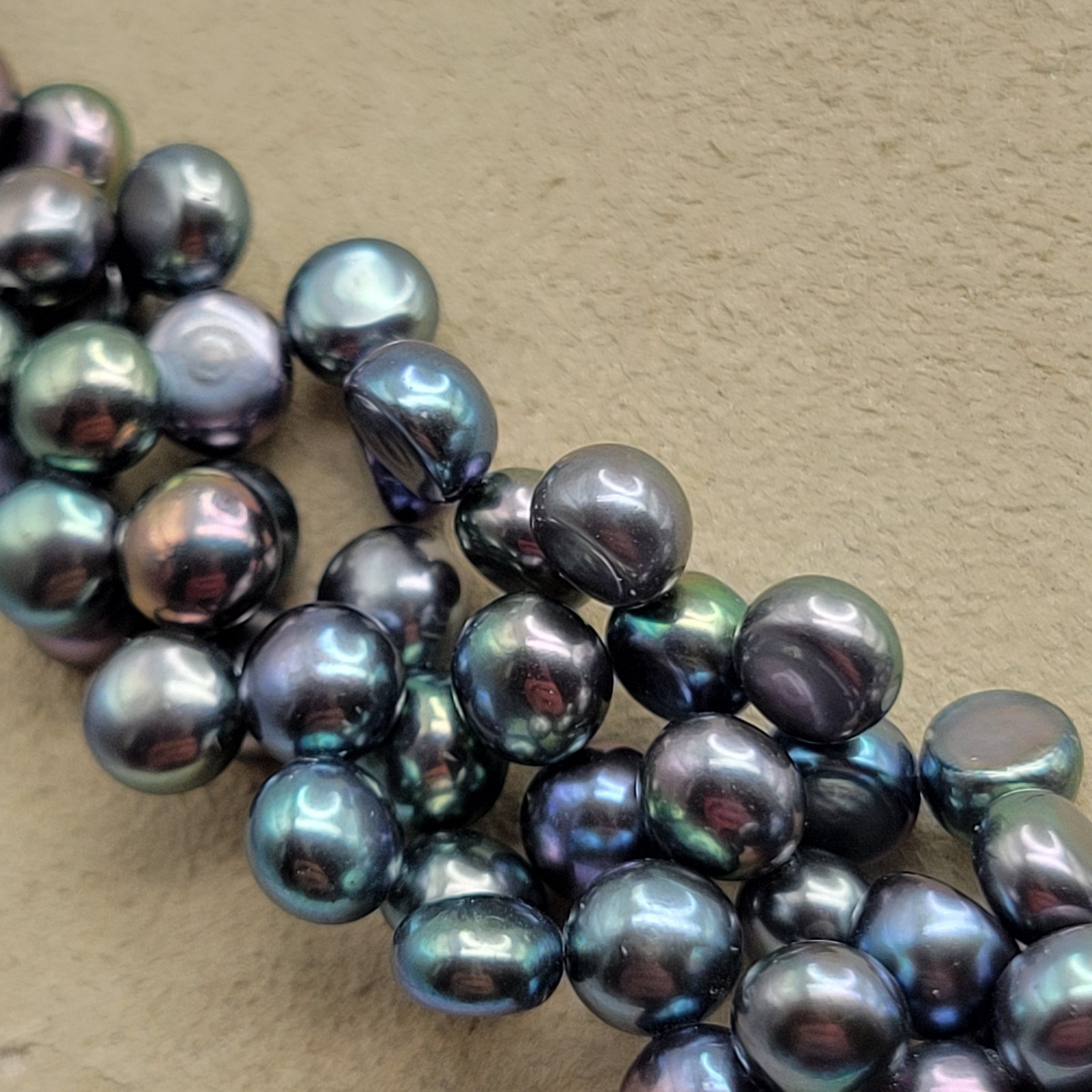 Sterling Silver Peacock Pearl Faceted Onyx Pendant Necklace Graduated Cluster