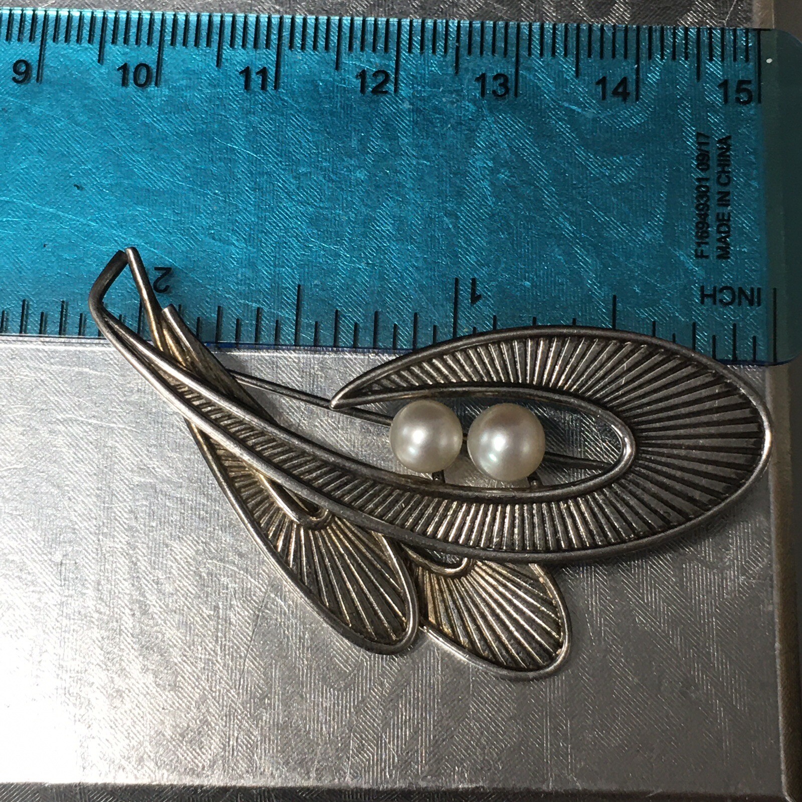 MIKIMOTO Sterling Silver Cultured Pearl Modernist Brooch Pin just under 2.25″