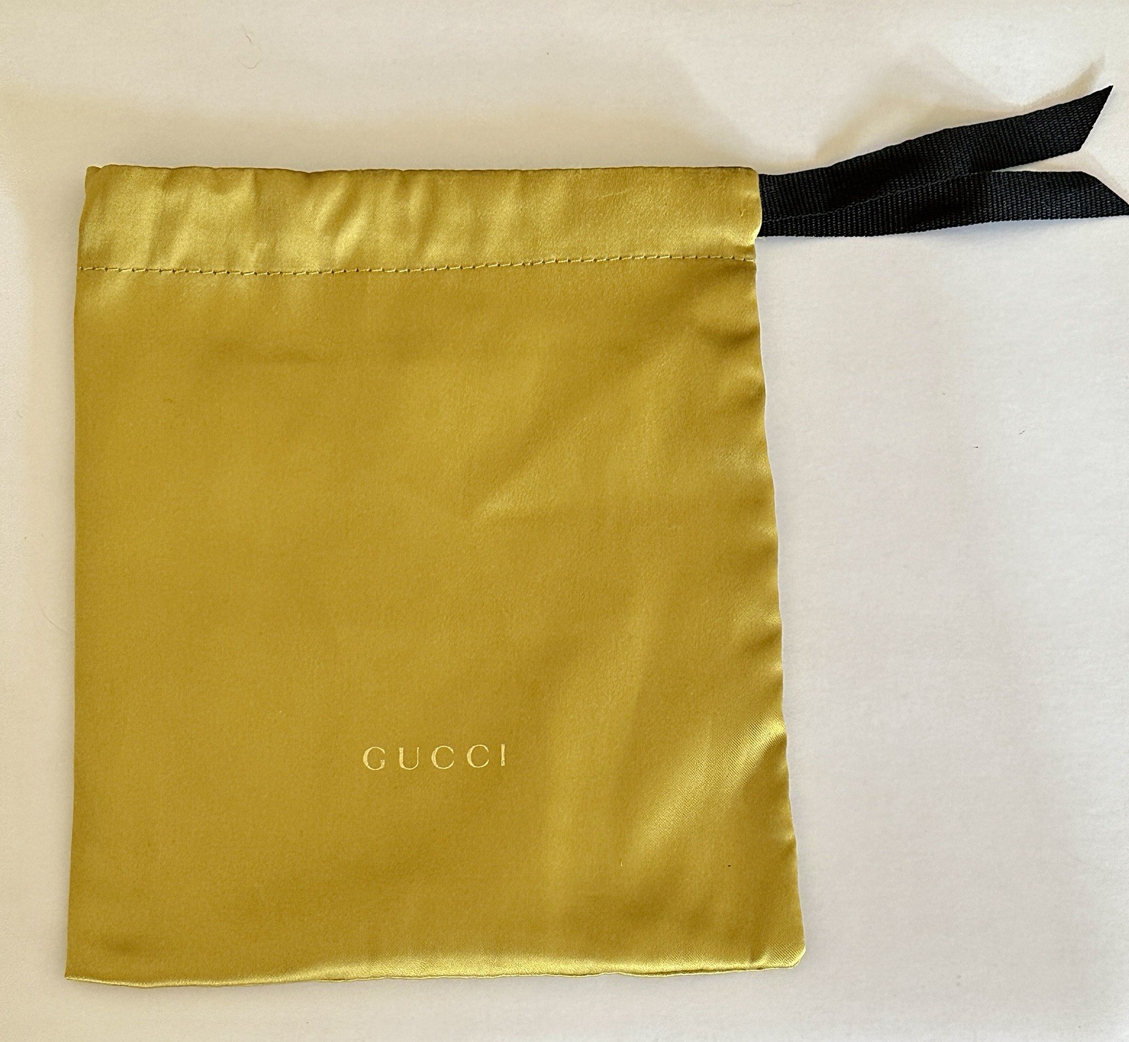 18 Carat Yellow Gold Gucci Barrel Necklace. GG Icon. In Original Box With Pouch.