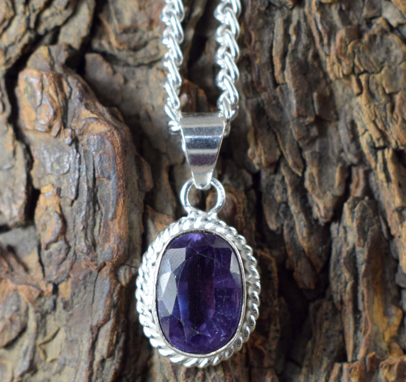 Natural Color Changing Alexandrite 10.35 Ct Oval Cut Gemstone Certified Pendant