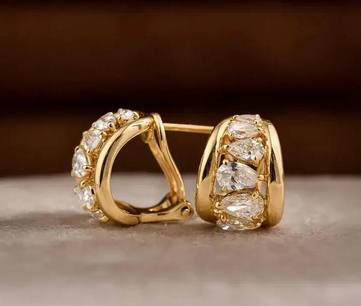 1.50 Ct Pear-Cut EF/VS1 Lab Grown Diamond Huggie Hoop Earrings 14k Yellow Gold
