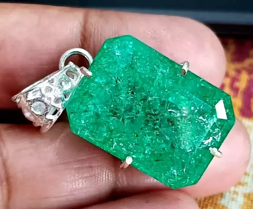 Natural Certified 51 Ct Green Emerald Loose Gemstone 925 Solid Silver Pendant