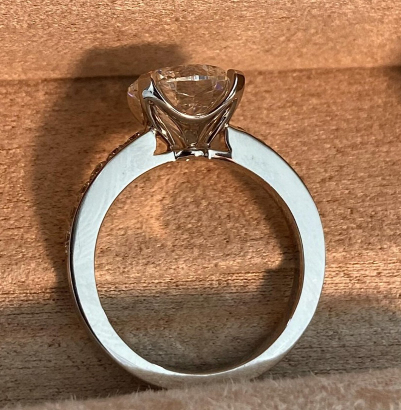 4.30Ct Round-Cut VS1 Lab Grown Diamond Accent-Stone Wedding Ring 14k White Gold