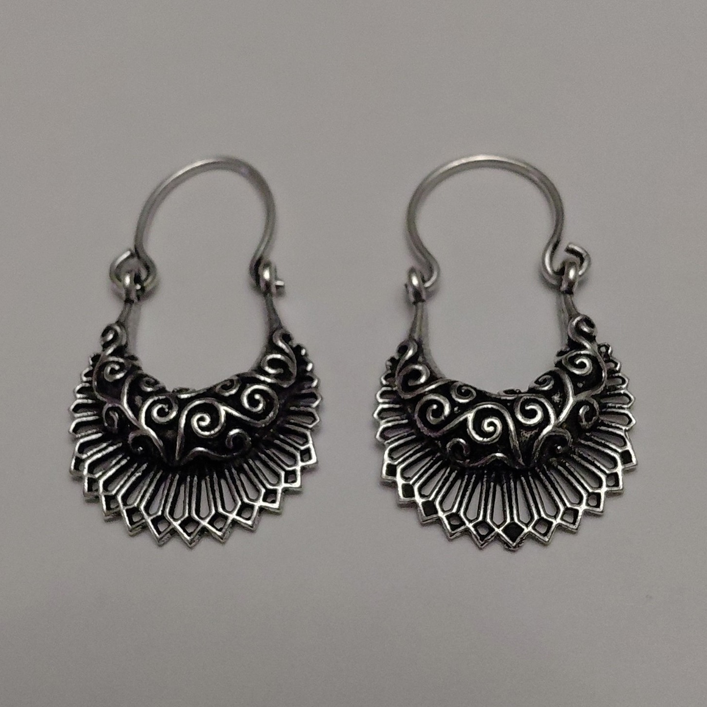 925 Sterling Silver Dangle/Drop Hook Earrings No Stone Signed Silver