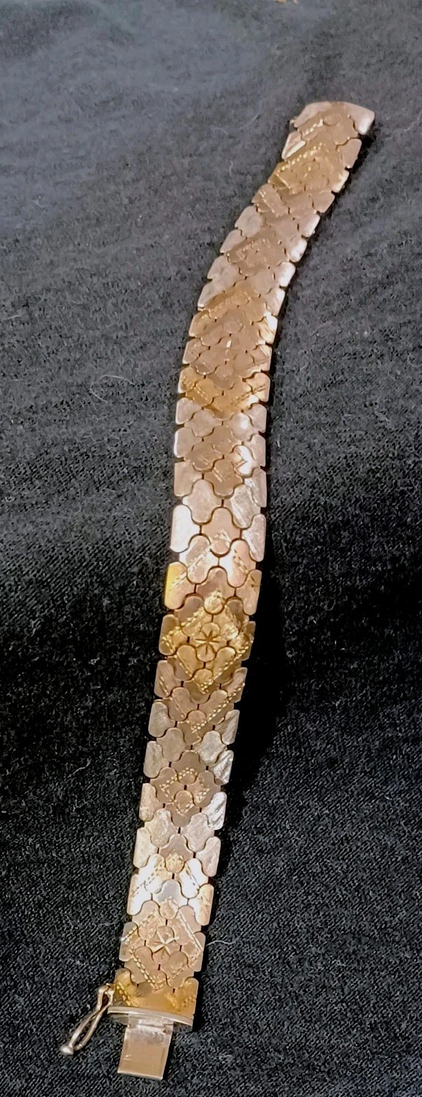 Italian Sterling Silver Tri-color Etched Quatrefoil Mesh Bracelet 7″ 31.4 Grams