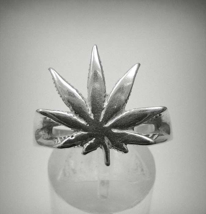 Genuine Stylish Sterling Silver Ring Stamped Solid 925 Cannabis Perfect Quality