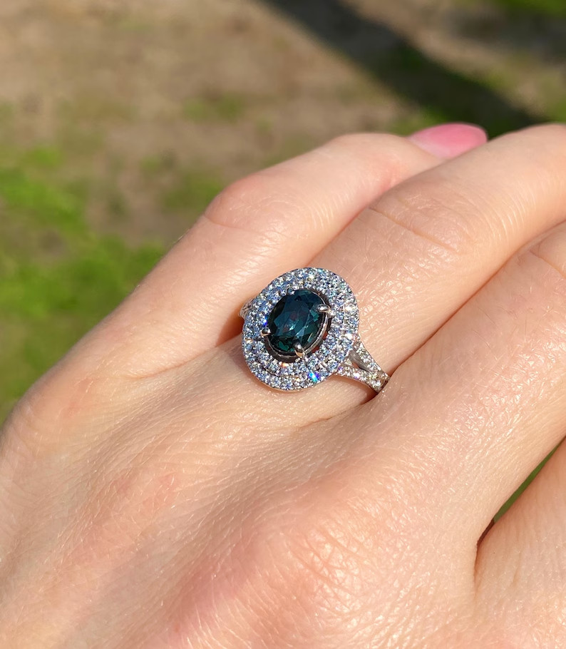 Natural 4.80Ct Green and Diamonds gemstone Ring, 14 Karat White Gold