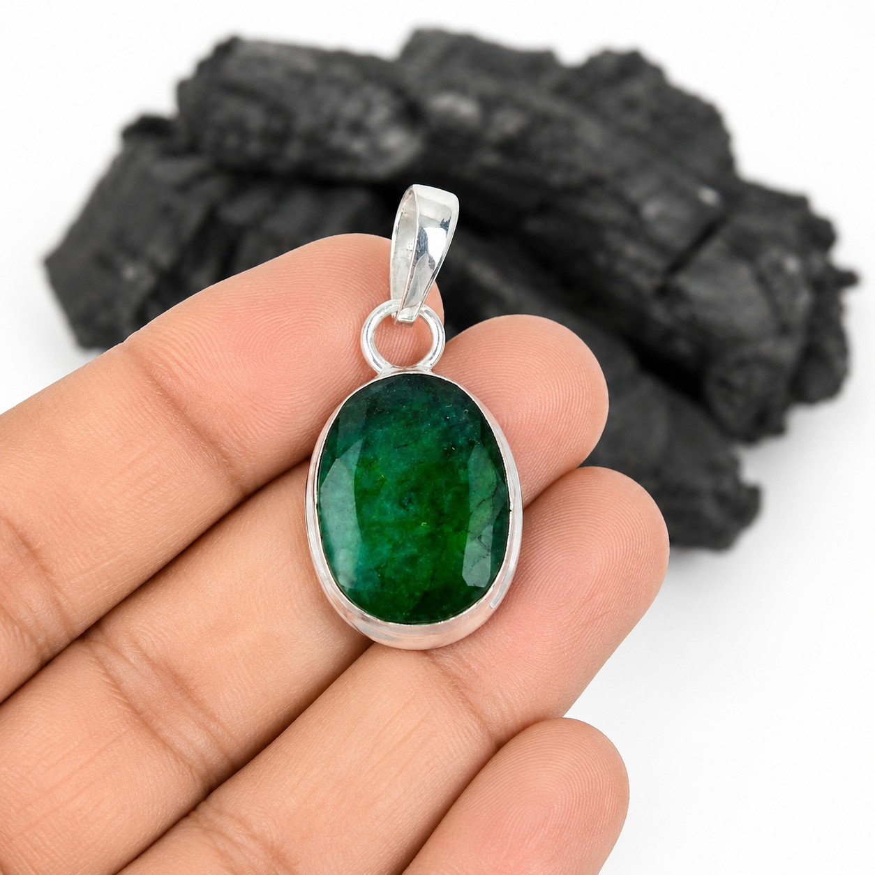Oval Emerald Gemstone Pendant 925 Sterling Silver Handmade Necklace Jewelry