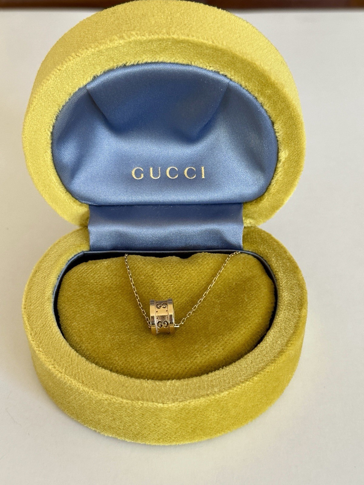 18 Carat Yellow Gold Gucci Barrel Necklace. GG Icon. In Original Box With Pouch.