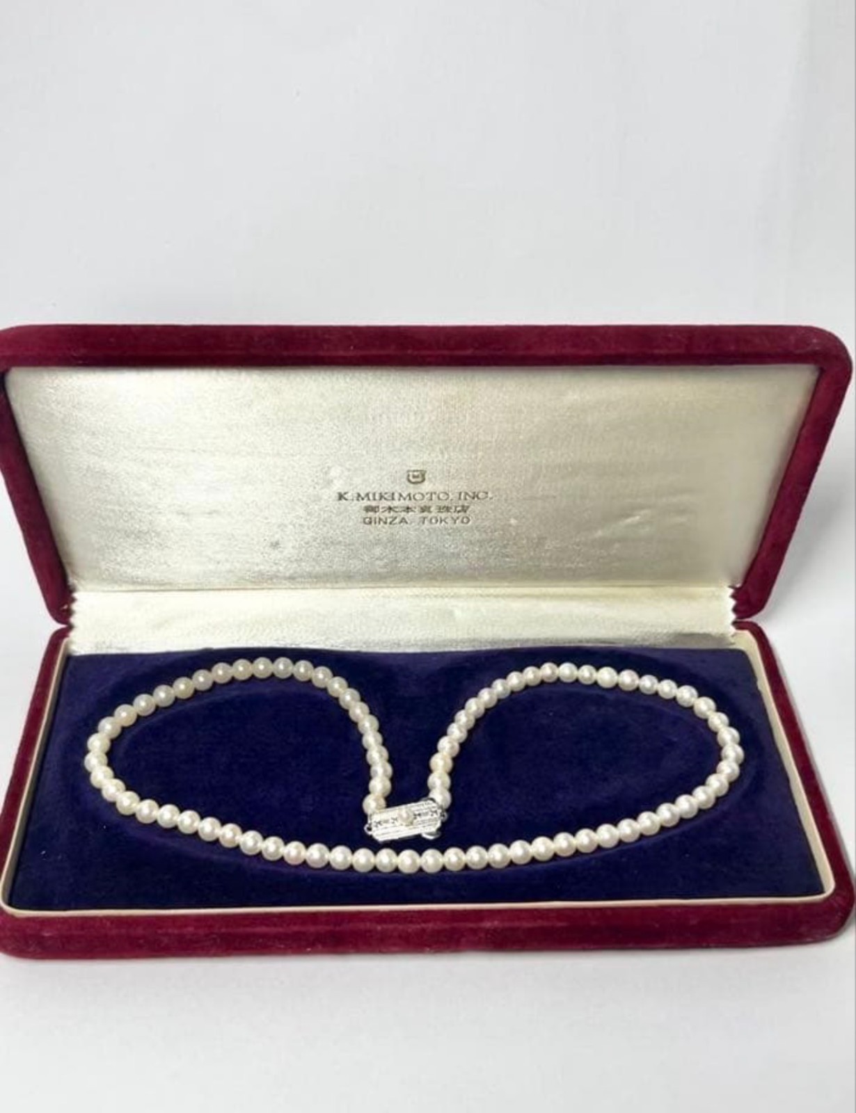 MIKIMOTO Pearl Necklace