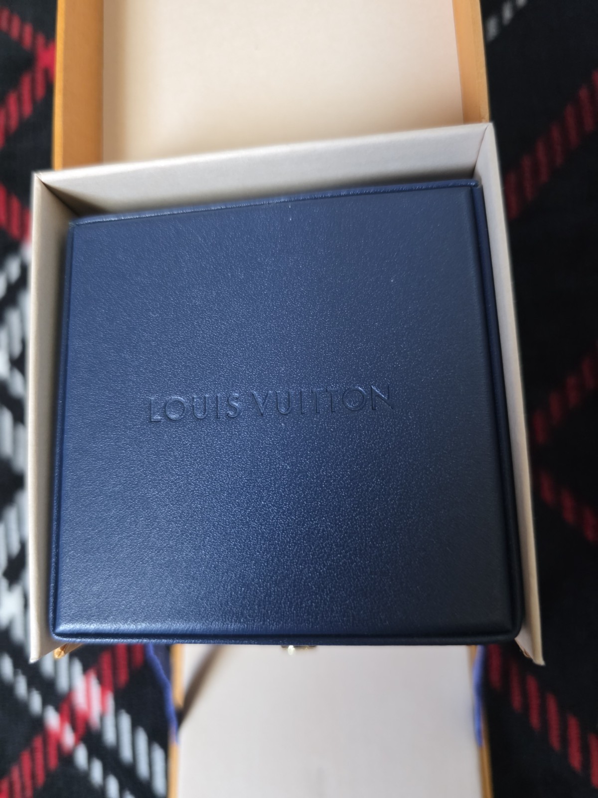 Louis Vuitton 18k White Gold Necklace Preowned Authentic