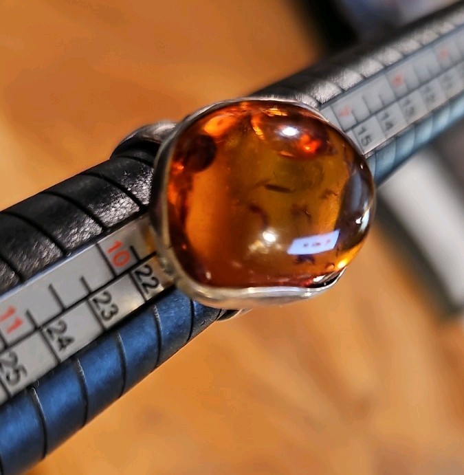 Gorgeous Large 22x15mm Amber Freeform Ring In 925 Sterling Silver. Size 8.75