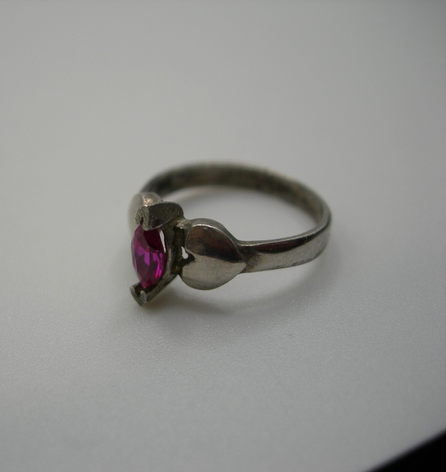 925 STERLING SILVER RING PINK RED RUBY GEMSTONE SIZE 2.5 1.3 grams