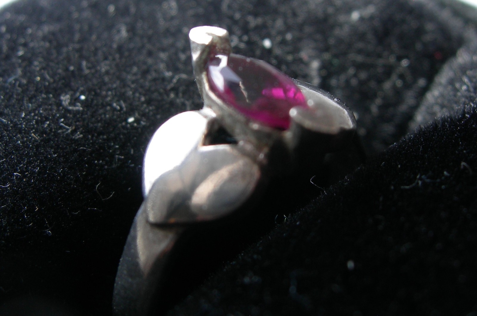 925 STERLING SILVER RING PINK RED RUBY GEMSTONE SIZE 2.5 1.3 grams