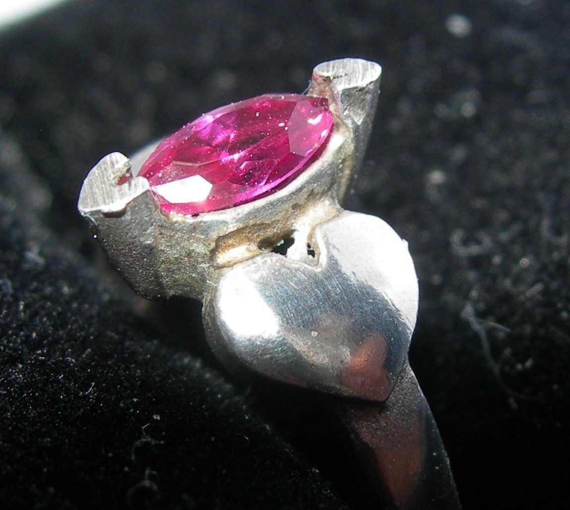 925 STERLING SILVER RING PINK RED RUBY GEMSTONE SIZE 2.5 1.3 grams