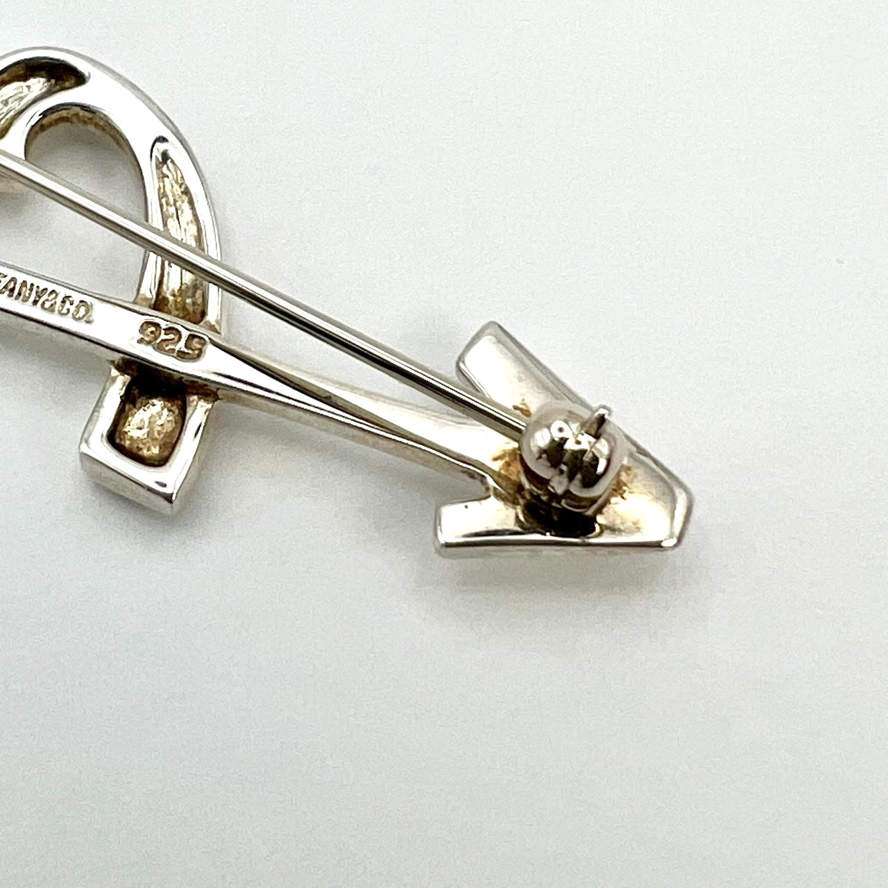 Tiffany & Co Loving Heart Kiss Arrow Brooch 925 Sterling Silver Authentic Japan