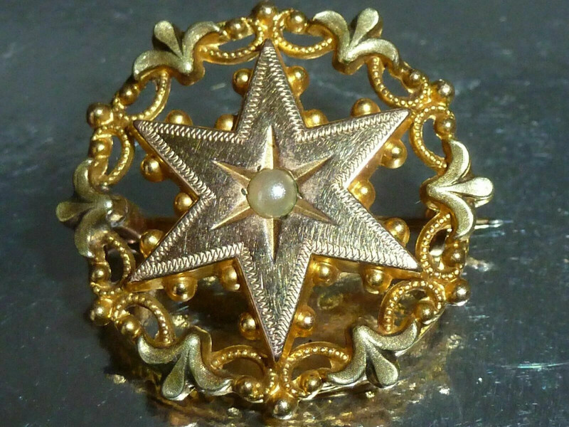 Art Nouveau Brooch French Fix 18 carat Gold Filled Snowflake Star faux Pearl