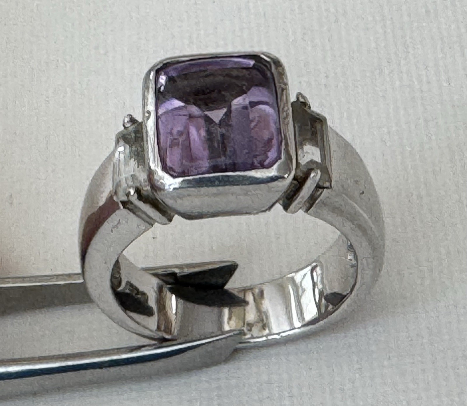 Classy Estate Vintage Unbranded 925 Sterling Silver Purple Amethyst Size 7 Ring