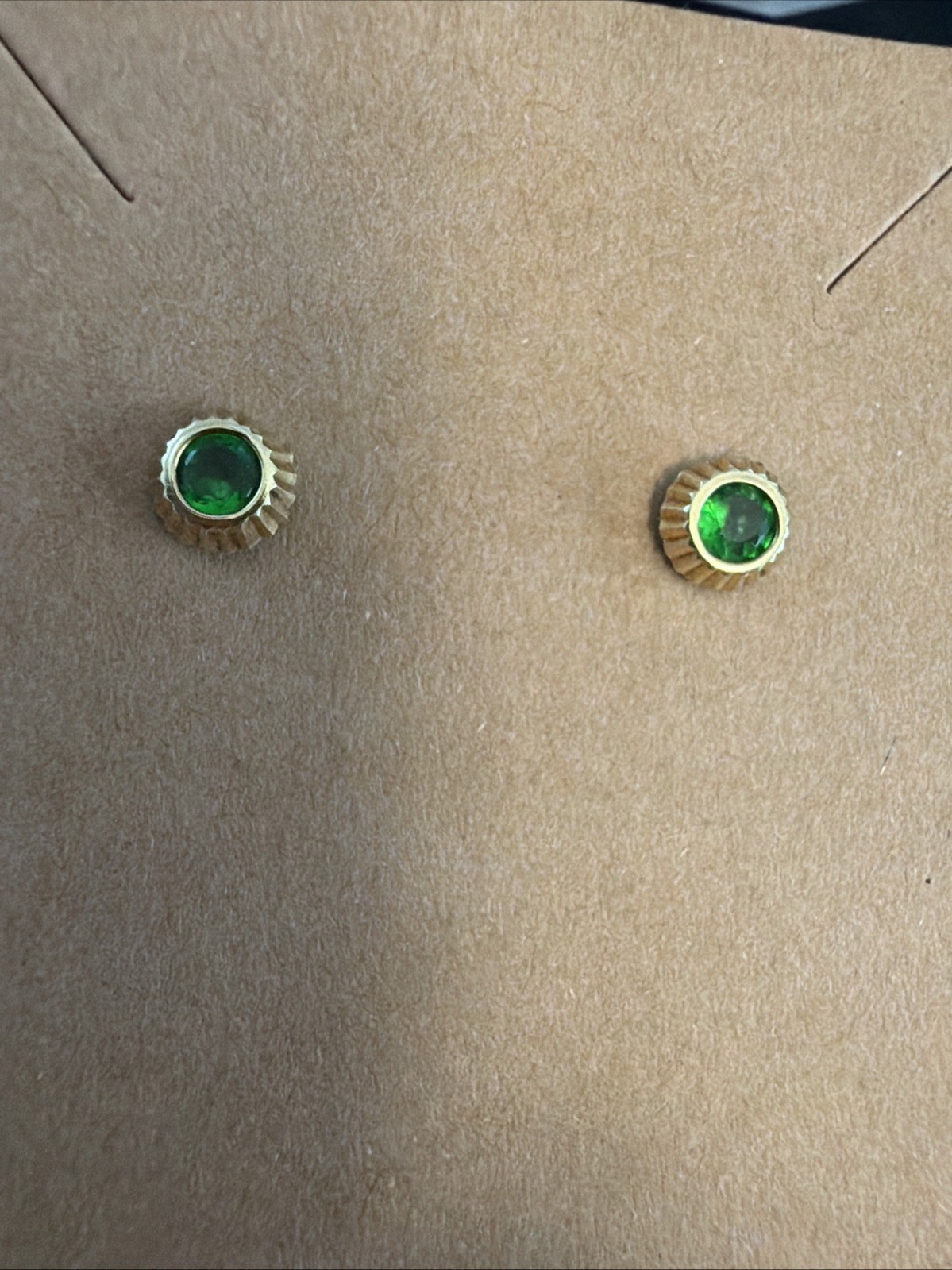 Vintage 14K Yellow Gold Unknown Gemstone Stud Earrings