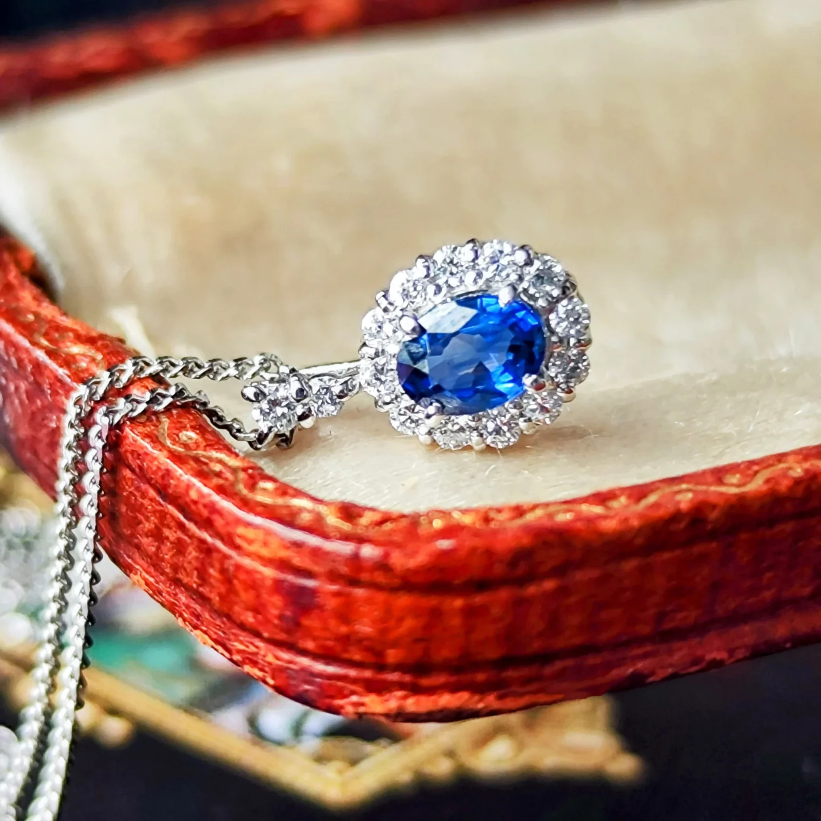 Natural Cornflower Blue Sapphire Diamond Platinum Necklace 【Made in Japan】