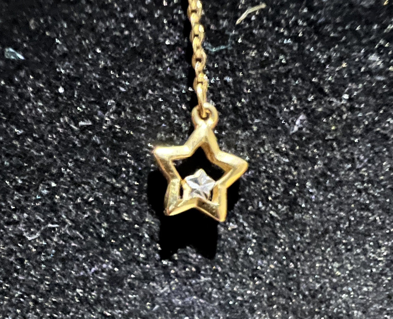 Genuine 18k Yellow Gold Solid Center Necklace