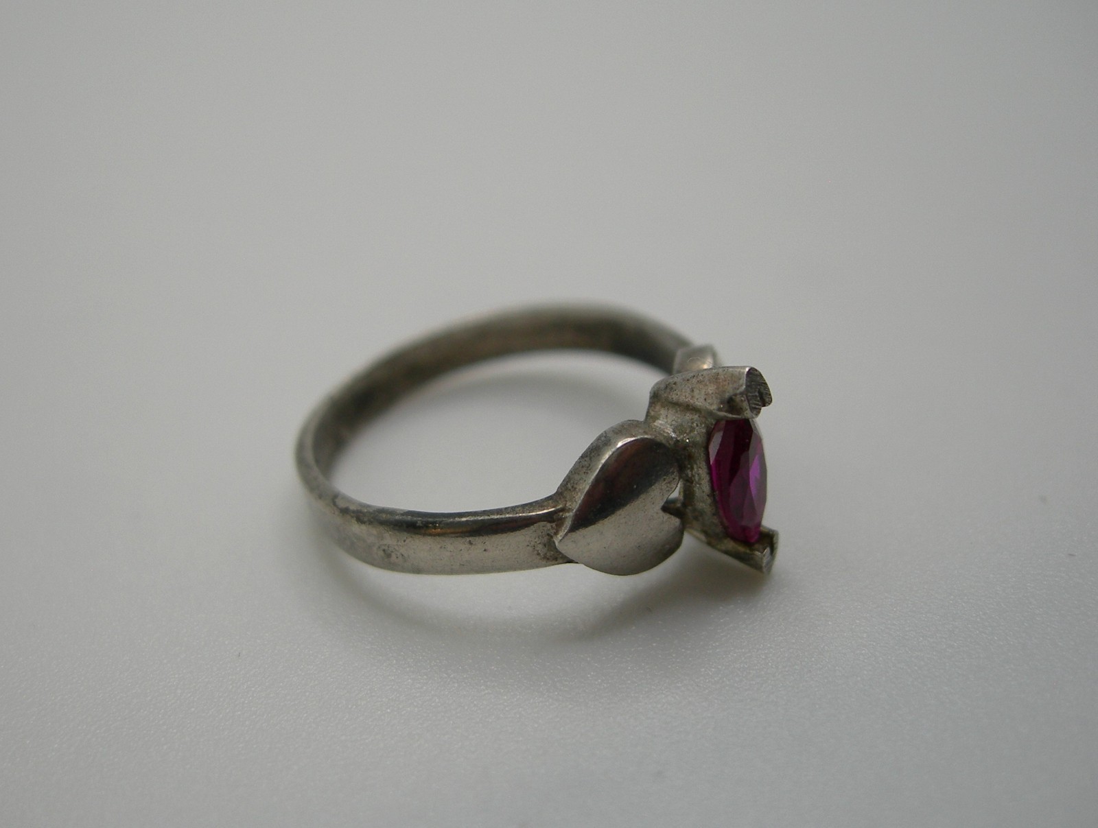 925 STERLING SILVER RING PINK RED RUBY GEMSTONE SIZE 2.5 1.3 grams