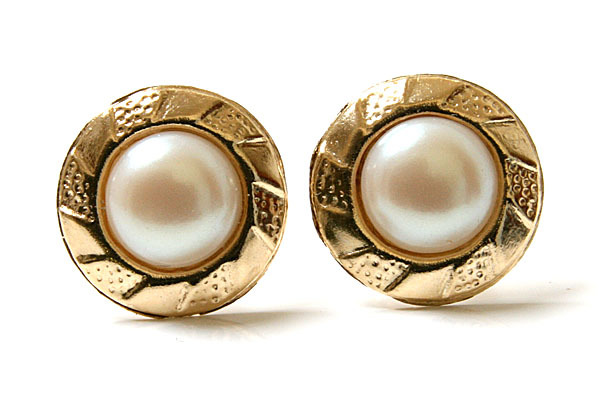 9ct Gold Rainbow Pearl Studs round earrings Made in UK Gift Boxed Birthday Gift