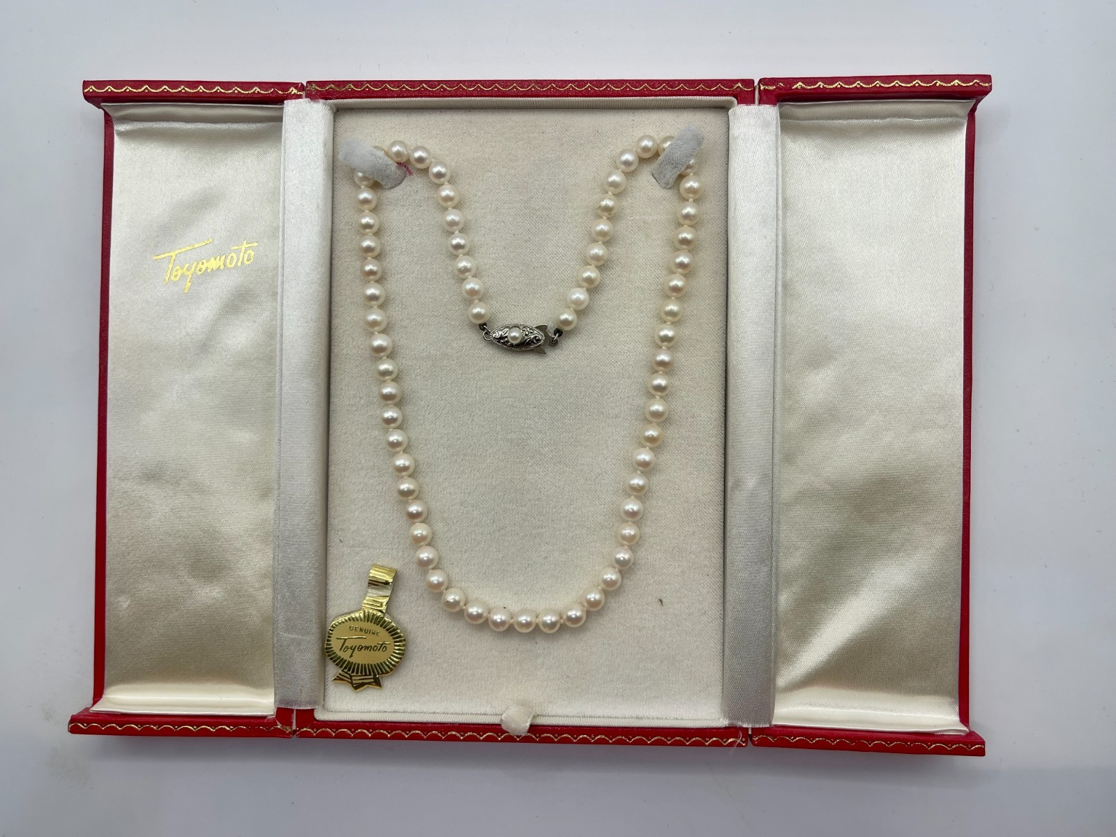 VINTAGE JAPANESE PEARL NECKLACE BY TOYOMOTO C1970S IN BOX STERLING SILVER CLASP