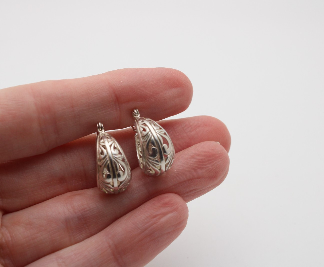 925 Sterling Silver Filigree Narrow to Wide 9.75mm Hoop Earrings .75 In Drop