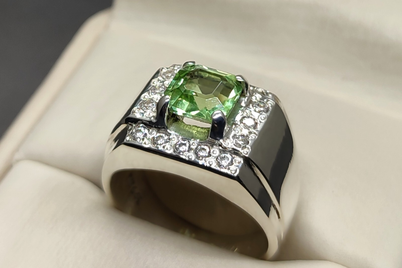 Natural 3 Carat Kohistani Eye Clean Green Peridot 925 Silver Handmade Women Ring