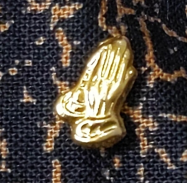 Vintage Gold Tone Praying Hands Pin Tie Tack