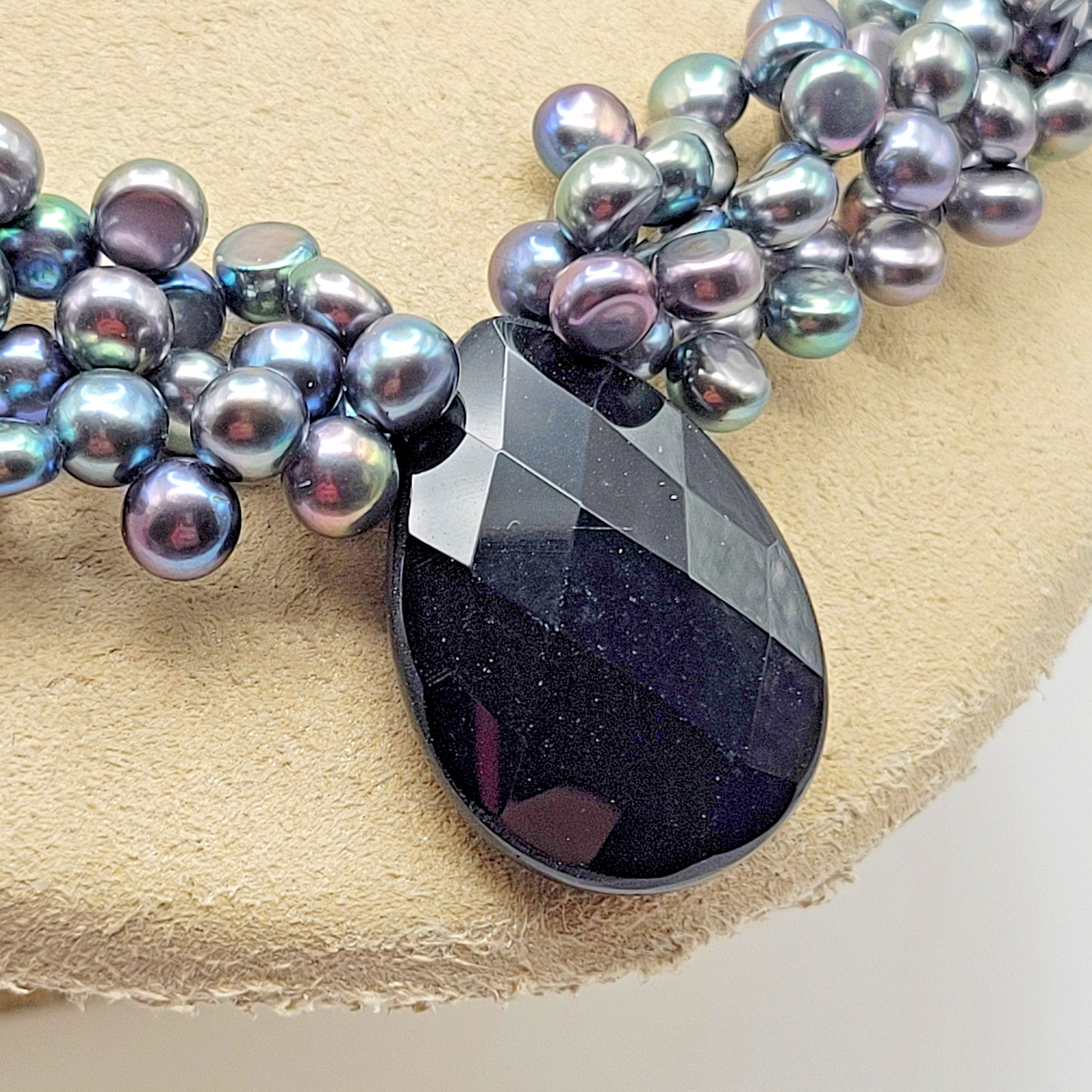 Sterling Silver Peacock Pearl Faceted Onyx Pendant Necklace Graduated Cluster