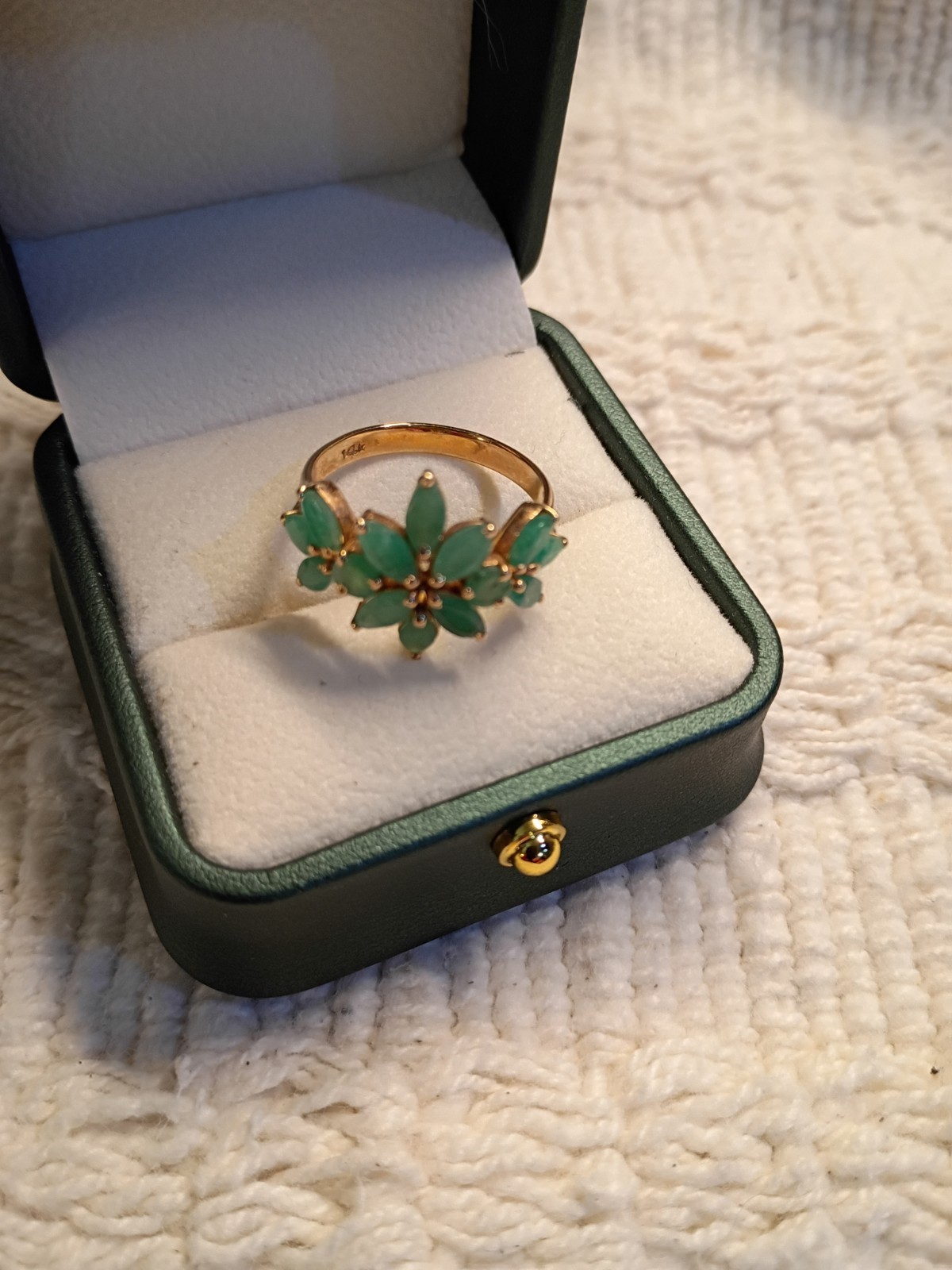 14kt Gold Women’s Marquis Cut Emerald Floral Design Ring Size 8.5