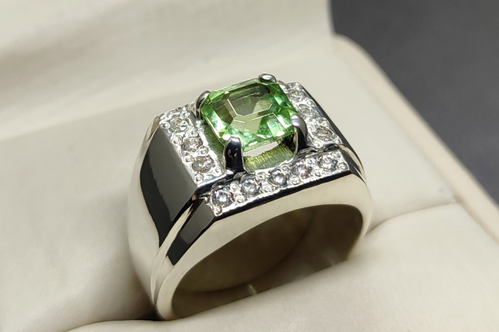 Natural 3 Carat Kohistani Eye Clean Green Peridot 925 Silver Handmade Women Ring