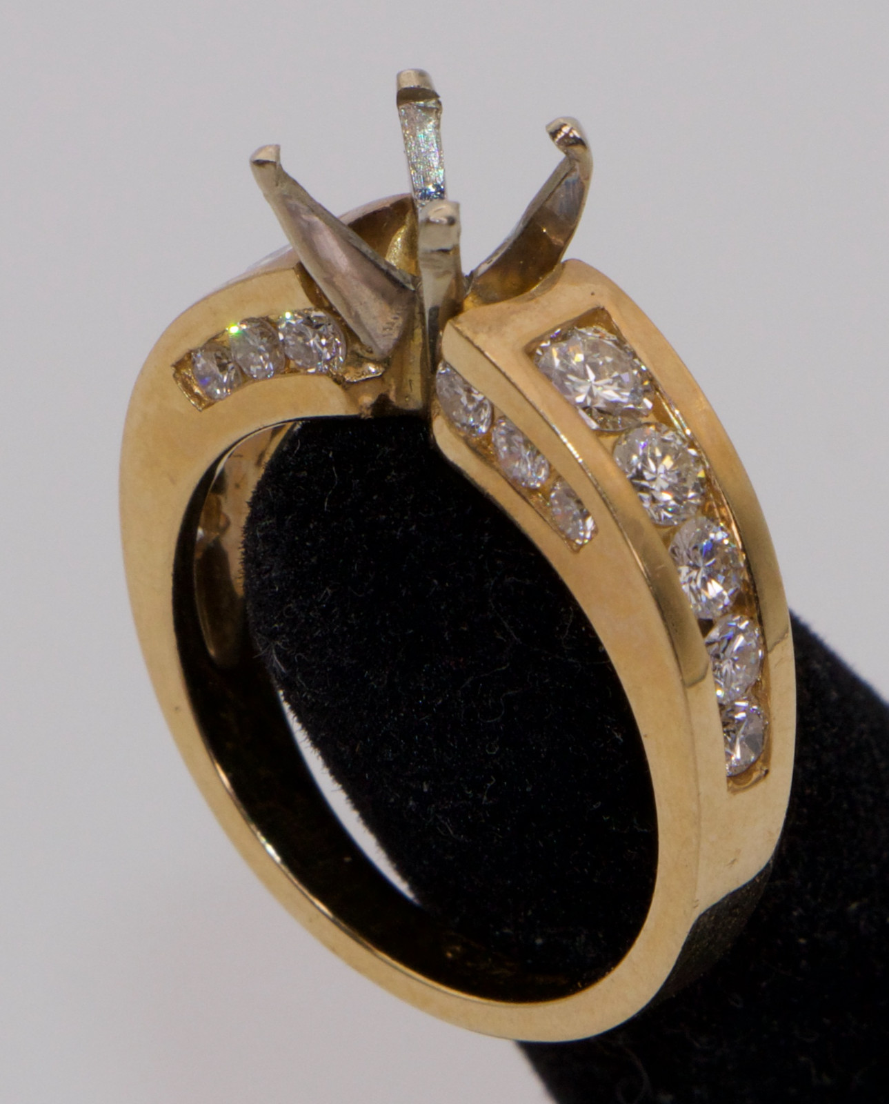 The Geometric Cascade: 1.68ctw Eye-Clean Diamond 14KP Semi-Mount